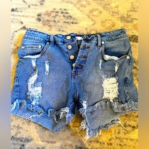Distressed jean shorts !